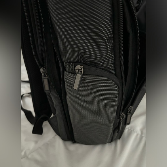 Kenneth Cole Reaction laptop backpack - Picture 7 of 7